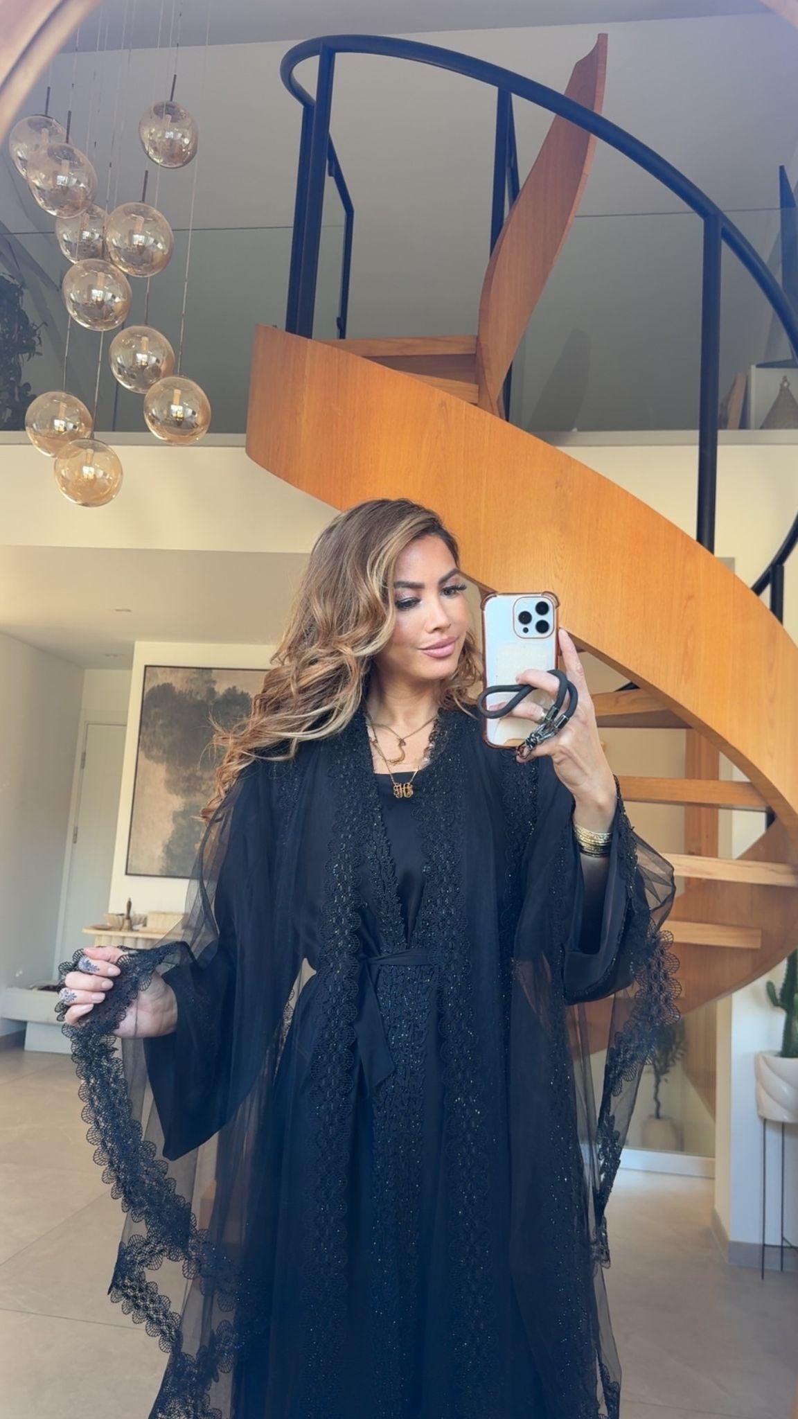 ABAYA CAPE MOUSSELINE NOIR DENTELLE AYRAH- UAE