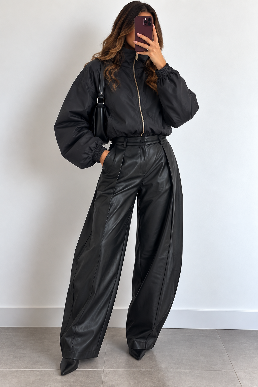 PANTALON NOIR EN SIMILI CUIR 81736