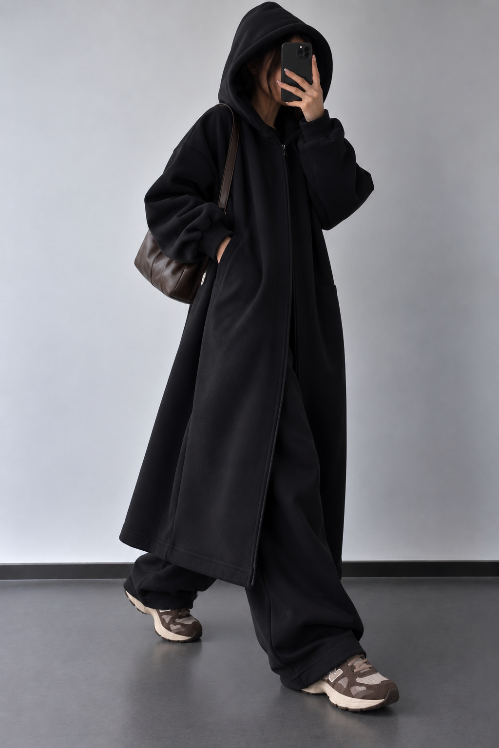 VESTE NOIRE À CAPUCHE 90553