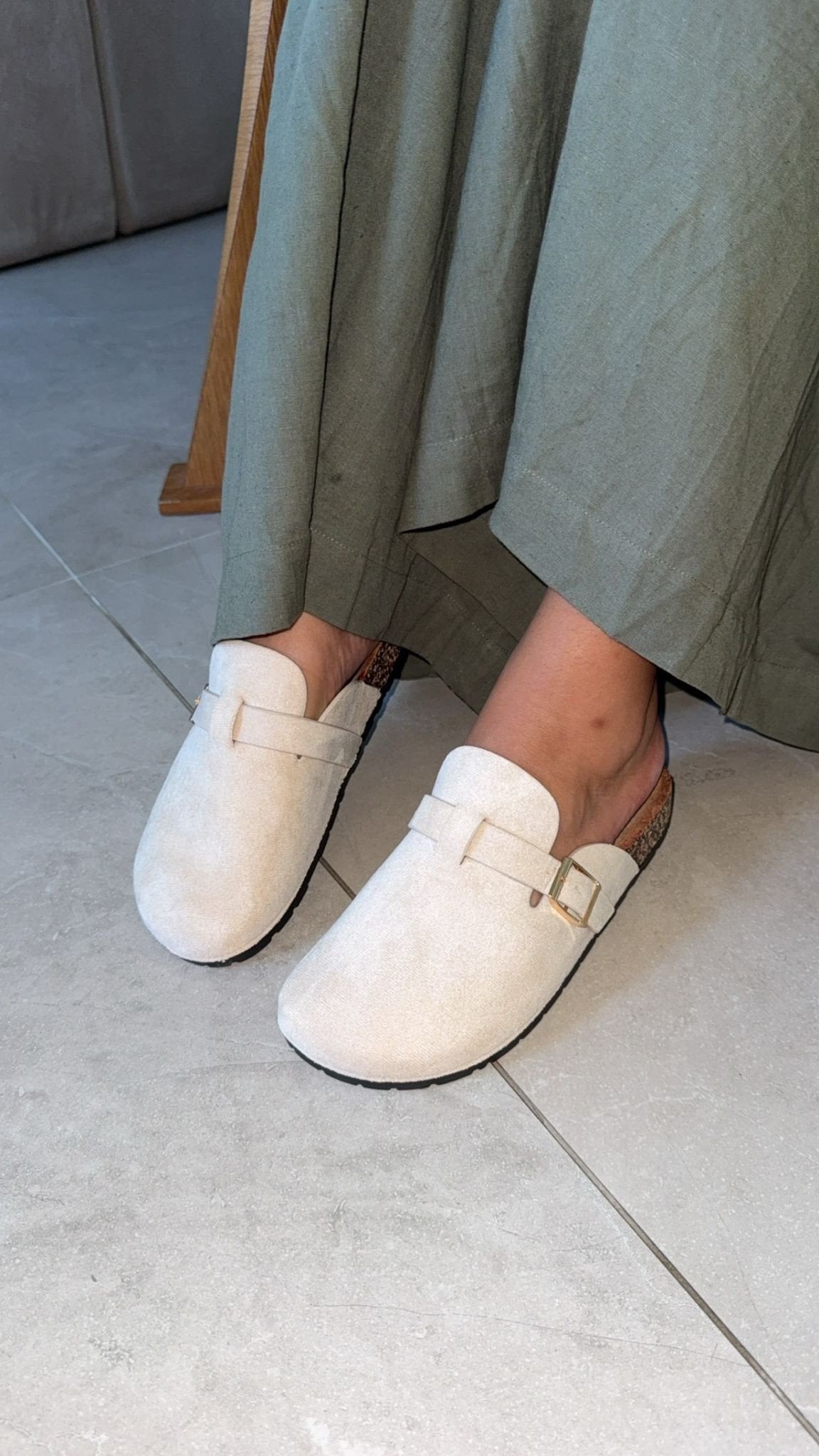 MULES W-127 BEIGE